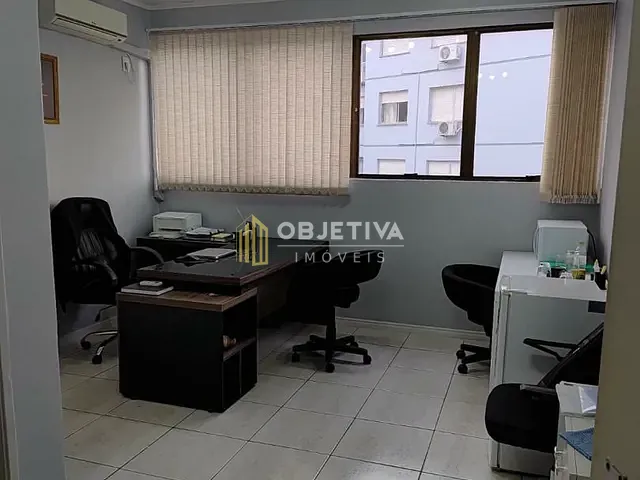 Sala à venda, no bairro Cavalhada em Porto Alegre