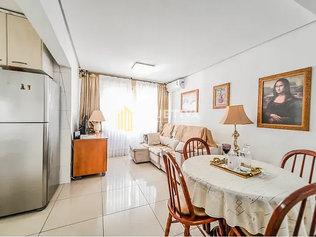 Apartamento 2 quartos e 2 banheiros, à venda, no bairro Santana em Porto Alegre