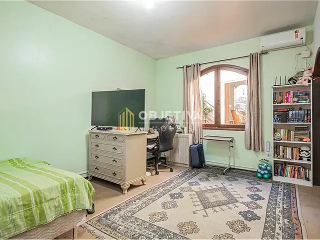 Casa 5 quartos e 3 banheiros, à venda, no bairro Petrópolis em Porto Alegre