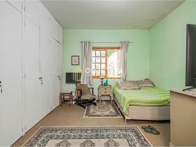 Casa 5 quartos e 3 banheiros, à venda, no bairro Petrópolis em Porto Alegre