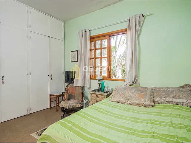 Casa 5 quartos e 3 banheiros, à venda, no bairro Petrópolis em Porto Alegre