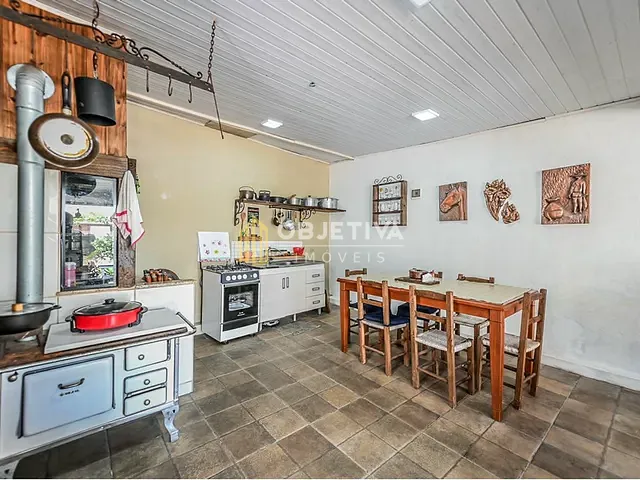 Casa 4 quartos e 4 banheiros, à venda, no bairro Vila Ipiranga em Porto Alegre