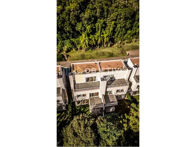Casa 3 quartos e 5 banheiros, à venda, no bairro Pedra Redonda em Porto Alegre