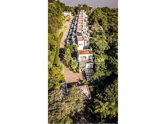 Casa 3 quartos e 5 banheiros, à venda, no bairro Pedra Redonda em Porto Alegre