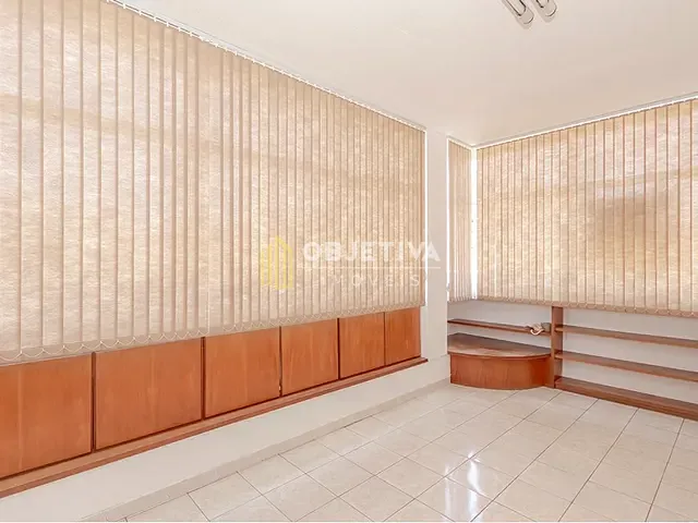 Sala à venda, no bairro Auxiliadora em Porto Alegre