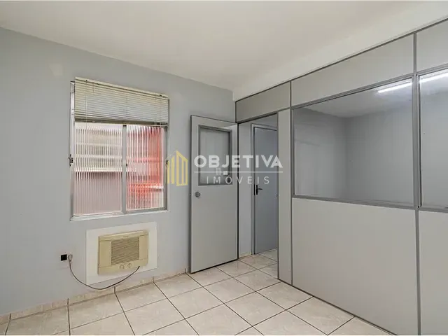 Loja à venda, no bairro Santa Maria Goretti em Porto Alegre