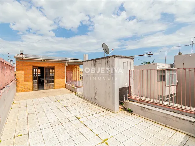 Loja à venda, no bairro Santa Maria Goretti em Porto Alegre