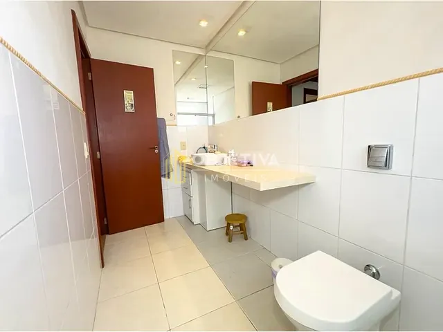 Apartamento 2 quartos e 2 banheiros, à venda, no bairro Petrópolis em Porto Alegre