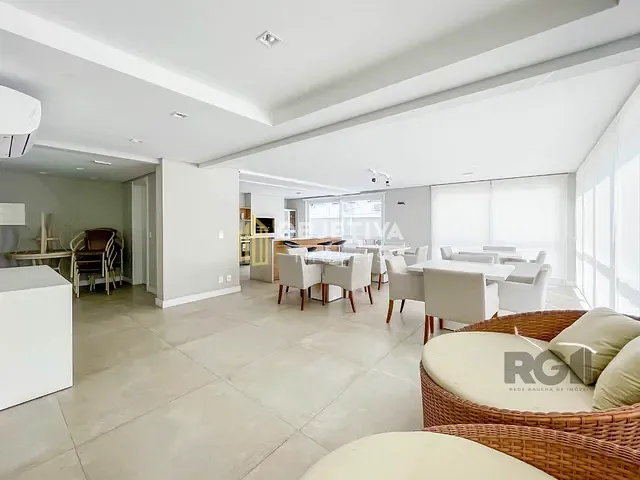 Apartamento 2 quartos e 2 banheiros, à venda, no bairro Menino Deus em Porto Alegre