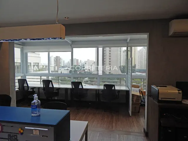 Sala à venda, no bairro Vila Mariana em São Paulo