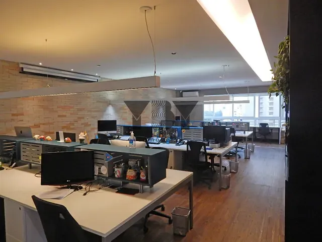 Sala à venda, no bairro Vila Mariana em São Paulo