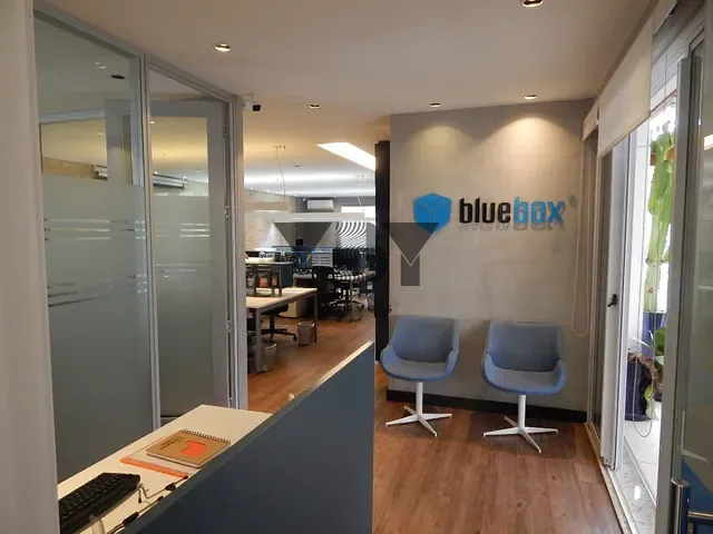 Sala à venda, no bairro Vila Mariana em São Paulo
