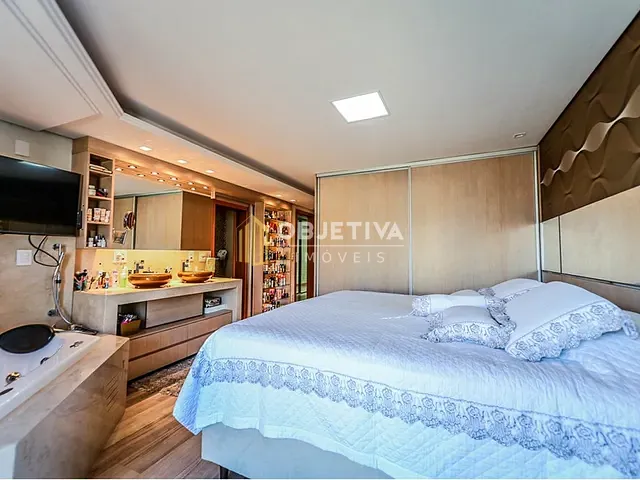 Casa 5 quartos e 10 banheiros, à venda, no bairro Menino Deus em Porto Alegre