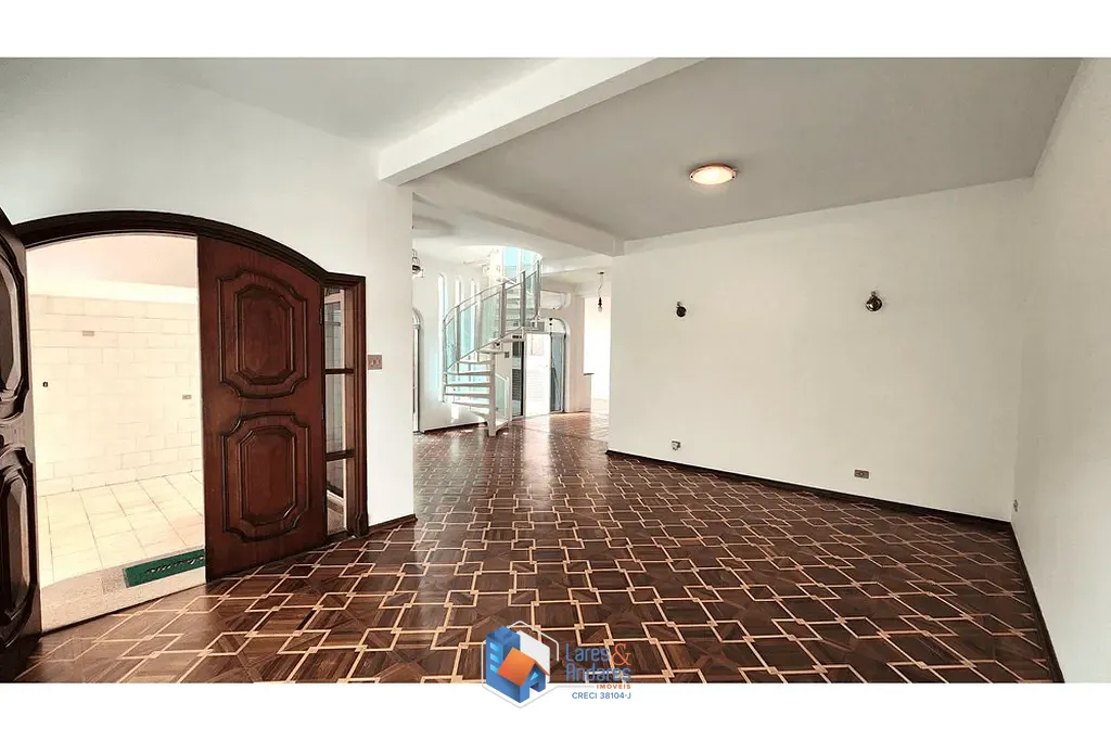 Casa, 4 quartos, 218 m² - Foto 1