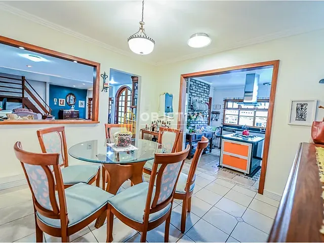 Casa 4 quartos e 3 banheiros, à venda, no bairro Santa Tereza em Porto Alegre