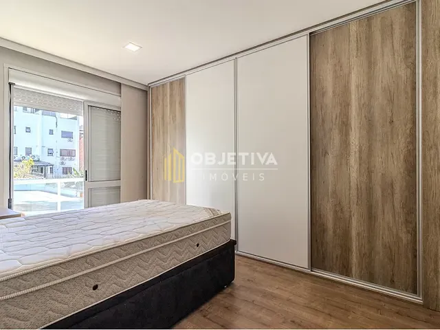 Casa 4 quartos e 6 banheiros, à venda, no bairro Chácara das Pedras em Porto Alegre
