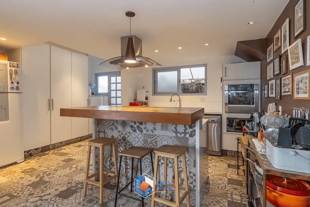 Casa, 3 quartos, 330 m² - Foto 33