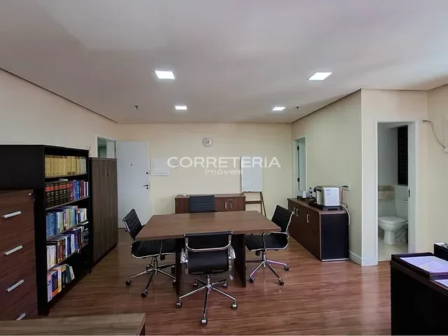 Sala à venda, no bairro Saúde em São Paulo