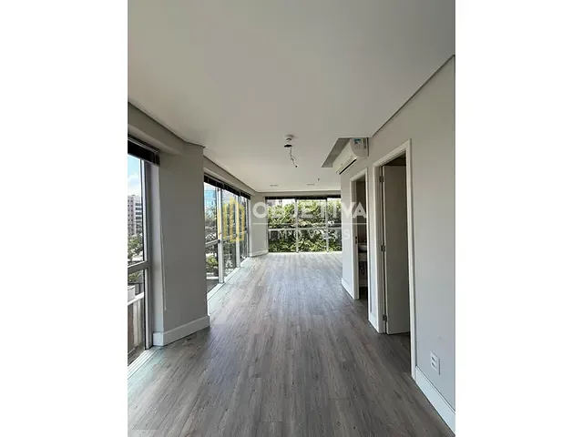 Sala à venda, no bairro Higienópolis em Porto Alegre