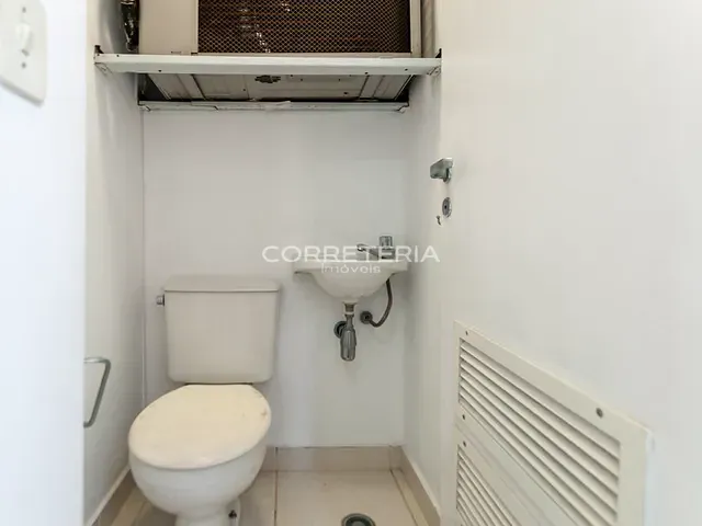 Sala à venda, no bairro Vila Mariana em São Paulo