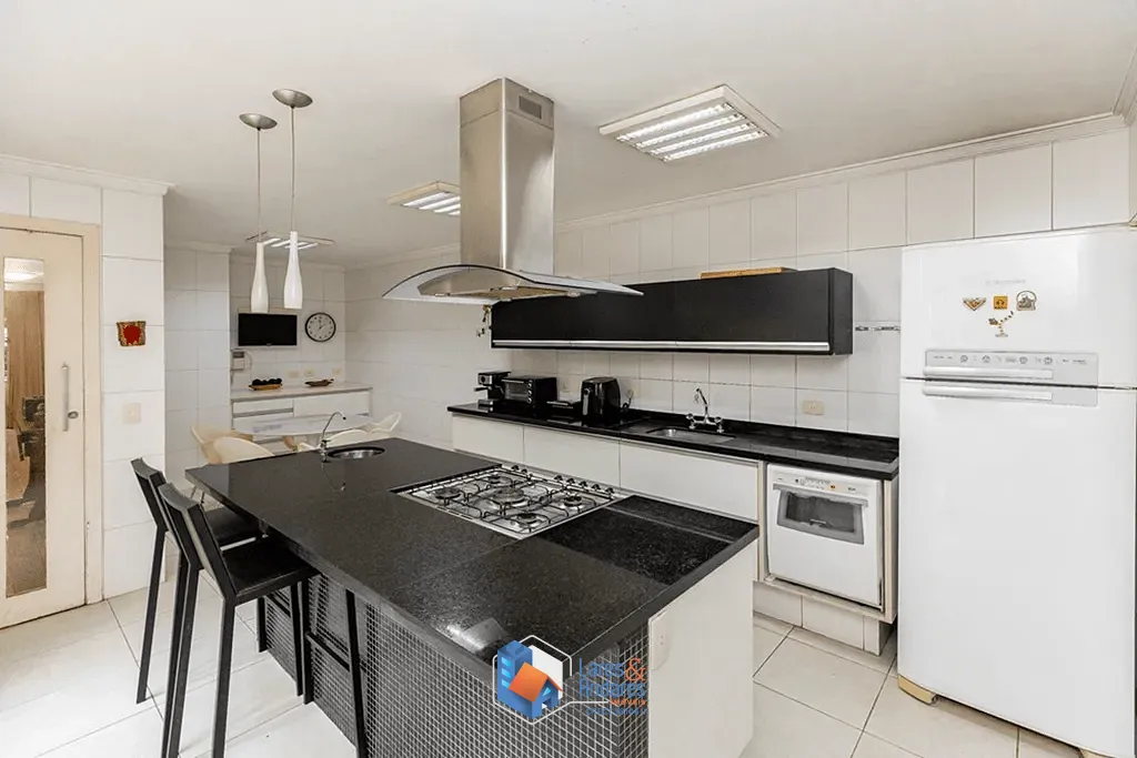 Casa, 4 quartos, 260 m² - Foto 37
