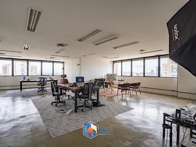 Sala à venda, no bairro Santo Amaro em São Paulo