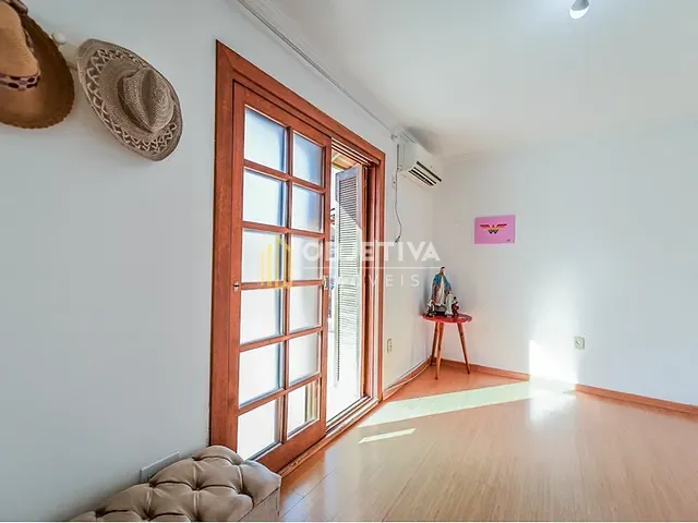 Casa 2 quartos e 2 banheiros, à venda, no bairro Hípica em Porto Alegre