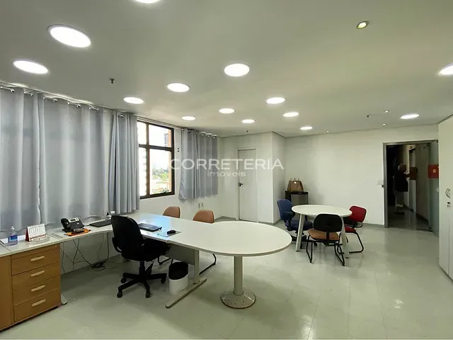 Sala à venda, no bairro Chácara Santo Antônio (Zona Sul) em São Paulo