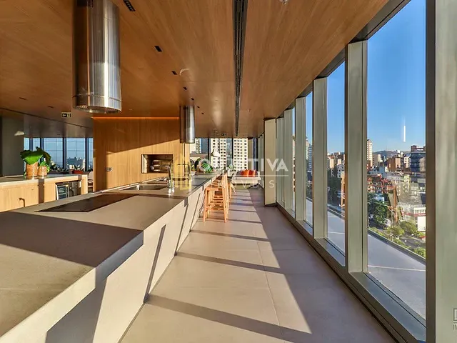 Apartamento 1 quarto e 1 banheiro, à venda, no bairro Três Figueiras em Porto Alegre