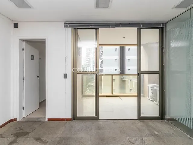 Sala à venda, no bairro Vila Olímpia em São Paulo