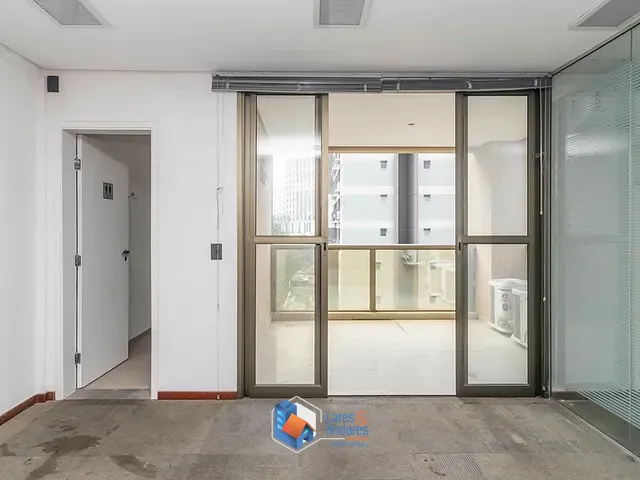 Sala à venda, no bairro Vila Olímpia em São Paulo