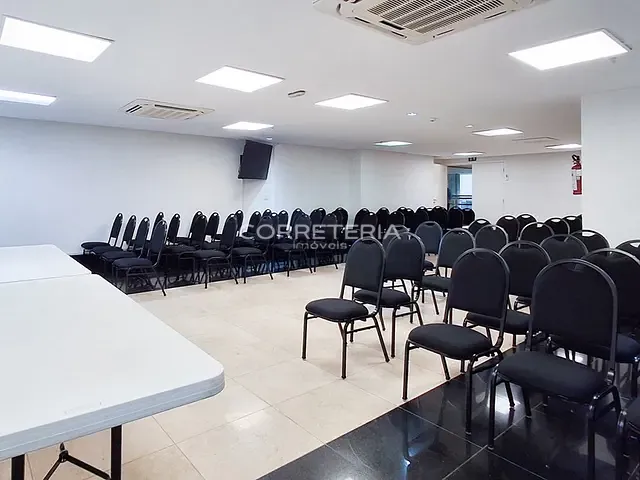 Sala à venda, no bairro Santa Cecília em São Paulo