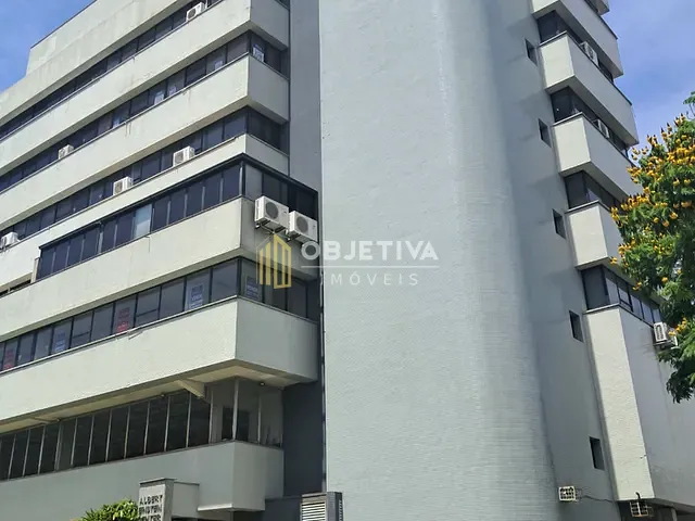 Sala à venda, no bairro Santana em Porto Alegre