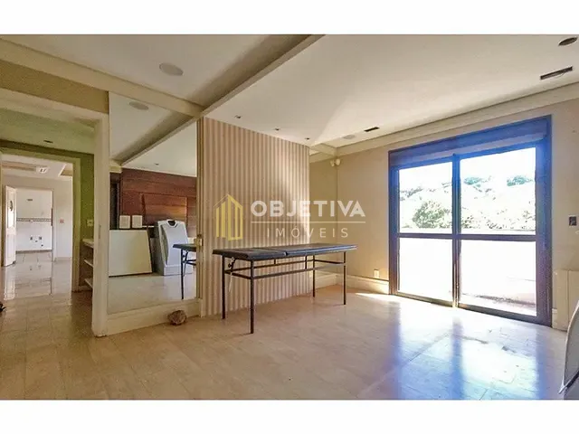 Casa 8 quartos e 6 banheiros, à venda, no bairro Glória em Porto Alegre