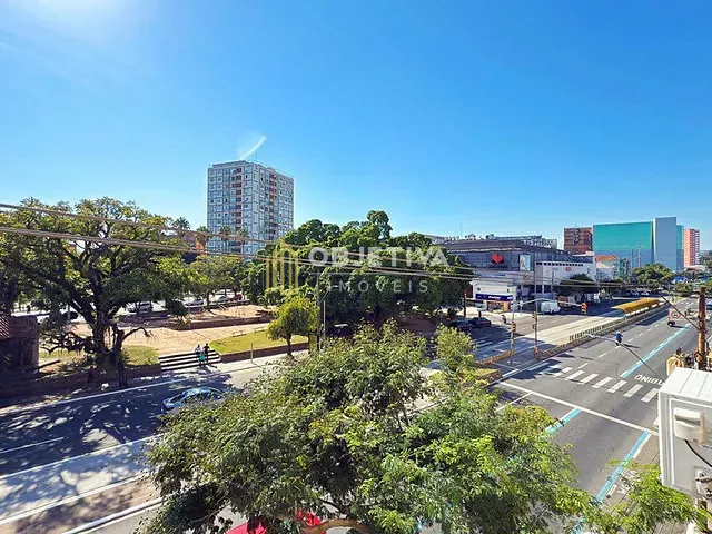 Apartamento 2 quartos e 2 banheiros, à venda, no bairro Azenha em Porto Alegre
