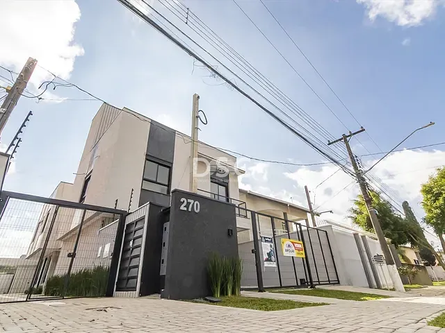 Casa 3 quartos e 3 banheiros, à venda, no bairro Orleans em Curitiba
