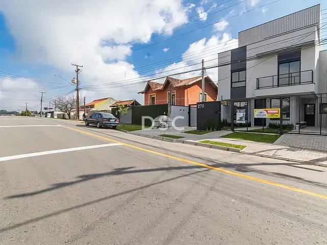 Casa 3 quartos e 3 banheiros, à venda, no bairro Orleans em Curitiba