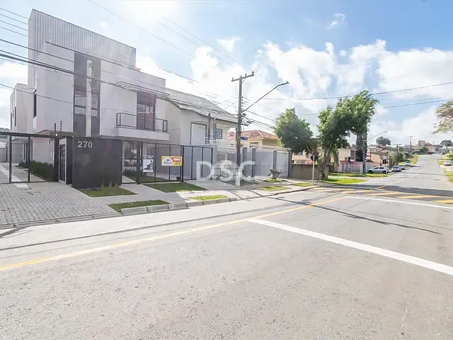 Casa 3 quartos e 3 banheiros, à venda, no bairro Orleans em Curitiba