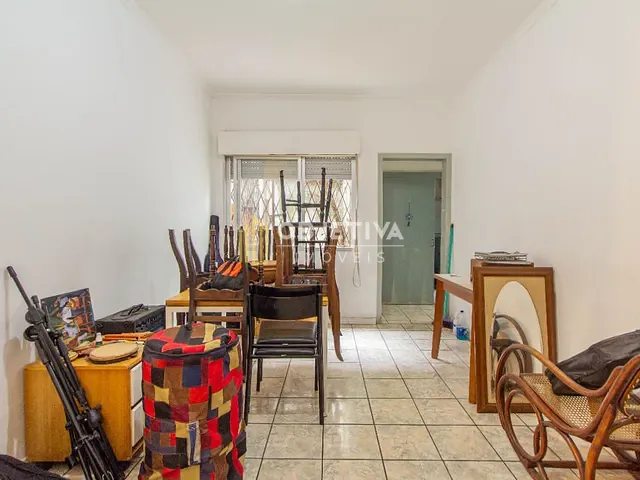 Apartamento 2 quartos e 1 banheiro, à venda, no bairro Medianeira em Porto Alegre