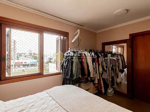 Apartamento 3 quartos e 3 banheiros, à venda, no bairro Menino Deus em Porto Alegre