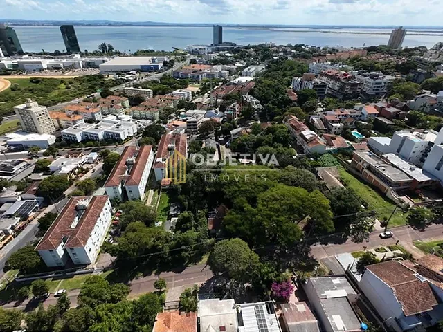 Terreno à venda, no bairro Cristal em Porto Alegre