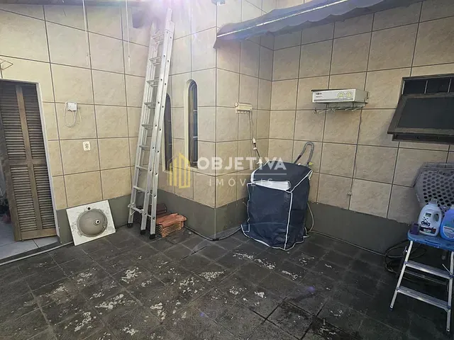 Casa 4 quartos e 4 banheiros, à venda, no bairro Santo Antônio em Porto Alegre
