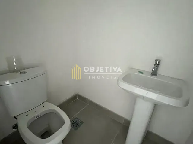 Sala à venda, no bairro Menino Deus em Porto Alegre
