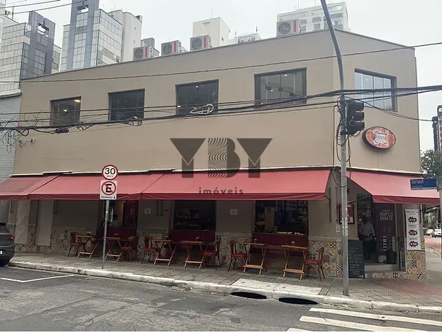 Loja à venda, no bairro Indianópolis em São Paulo