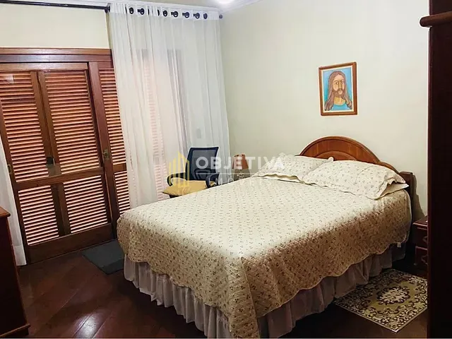 Casa 4 quartos e 3 banheiros, à venda, no bairro Jardim Planalto em Porto Alegre