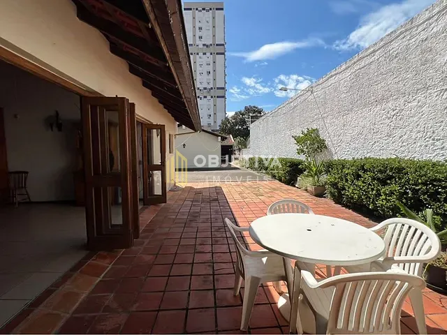Casa 3 quartos e 4 banheiros, à venda, no bairro Santana em Porto Alegre
