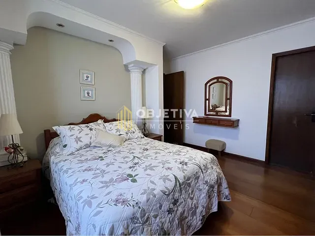Casa 3 quartos e 4 banheiros, à venda, no bairro Santana em Porto Alegre