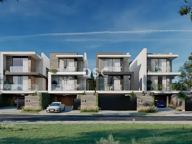 Casa 4 quartos e 5 banheiros, à venda, no bairro Vista Alegre em Curitiba