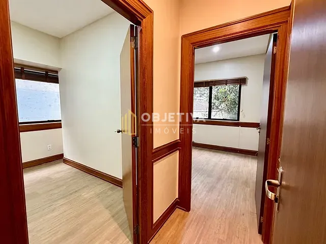 Sala à venda, no bairro Rio Branco em Porto Alegre