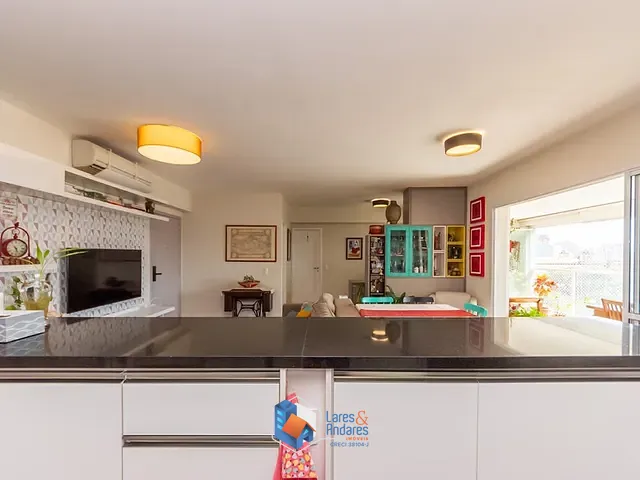 Apartamento 3 quartos e 2 banheiros, à venda, no bairro Aclimação em São Paulo